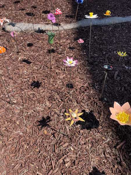 23_field-of-ceramic-flowers