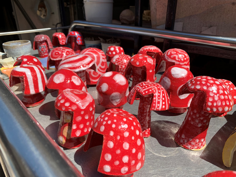 4_red-and-white-kusama-mushrooms